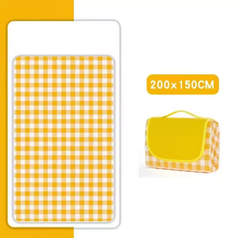 Laden Sie das Bild in Galerie -Viewer, Gelbe Picknickdecke mit Karomuster, 200x150 cm, zusammengefaltet in kompakter Tragetasche. Ideal für Outdoor-Aktivitäten und Camping.
