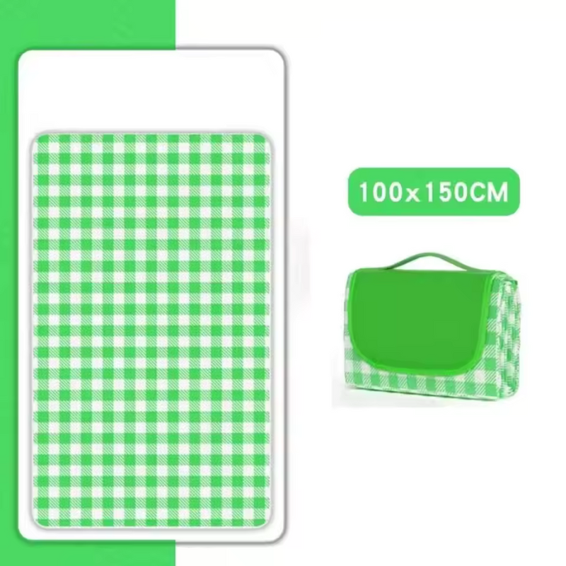 Laden Sie das Bild in Galerie -Viewer, Grüne Picknickdecke mit Karomuster, 100x150 cm, zusammengefaltet als tragbare Tasche. Ideal für Outdoor-Aktivitäten und Camping.
