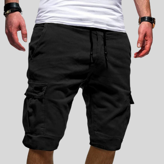 Schwarze Cargo-Shorts für Herren, knielang, mit Taschen und Kordelzug, lässiger Sommerstil, ideal für Freizeit und Outdoor-Aktivitäten.
