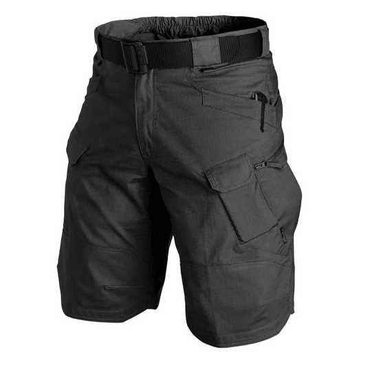 Schwarze taktische Cargo-Shorts mit mehreren Taschen und Gürtel, ideal für Outdoor-Aktivitäten. Robustes Design, funktional und vielseitig einsetzbar.