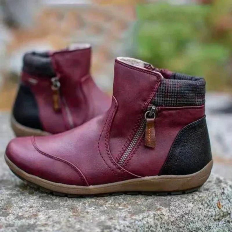 Laden Sie das Bild in Galerie -Viewer, Bordeauxrote Damenstiefeletten mit Reißverschluss, warm gefüttert, rutschfeste Sohle, ideal für Herbst und Winter, modisch und bequem.
