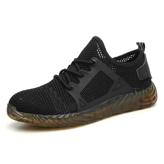 Schwarzer atmungsaktiver Sportschuh mit Mesh-Obermaterial und rutschfester Sohle, ideal für Laufen und Fitness.