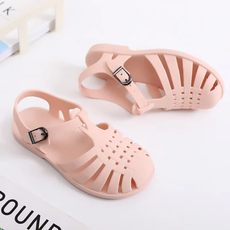 Laden Sie das Bild in Galerie -Viewer, Rosa Sandalen aus Kunststoff mit Schnallenverschluss, ideal für Sommermode. Bequeme, stilvolle Schuhe für Damen, perfekt für Strand und Freizeit.
